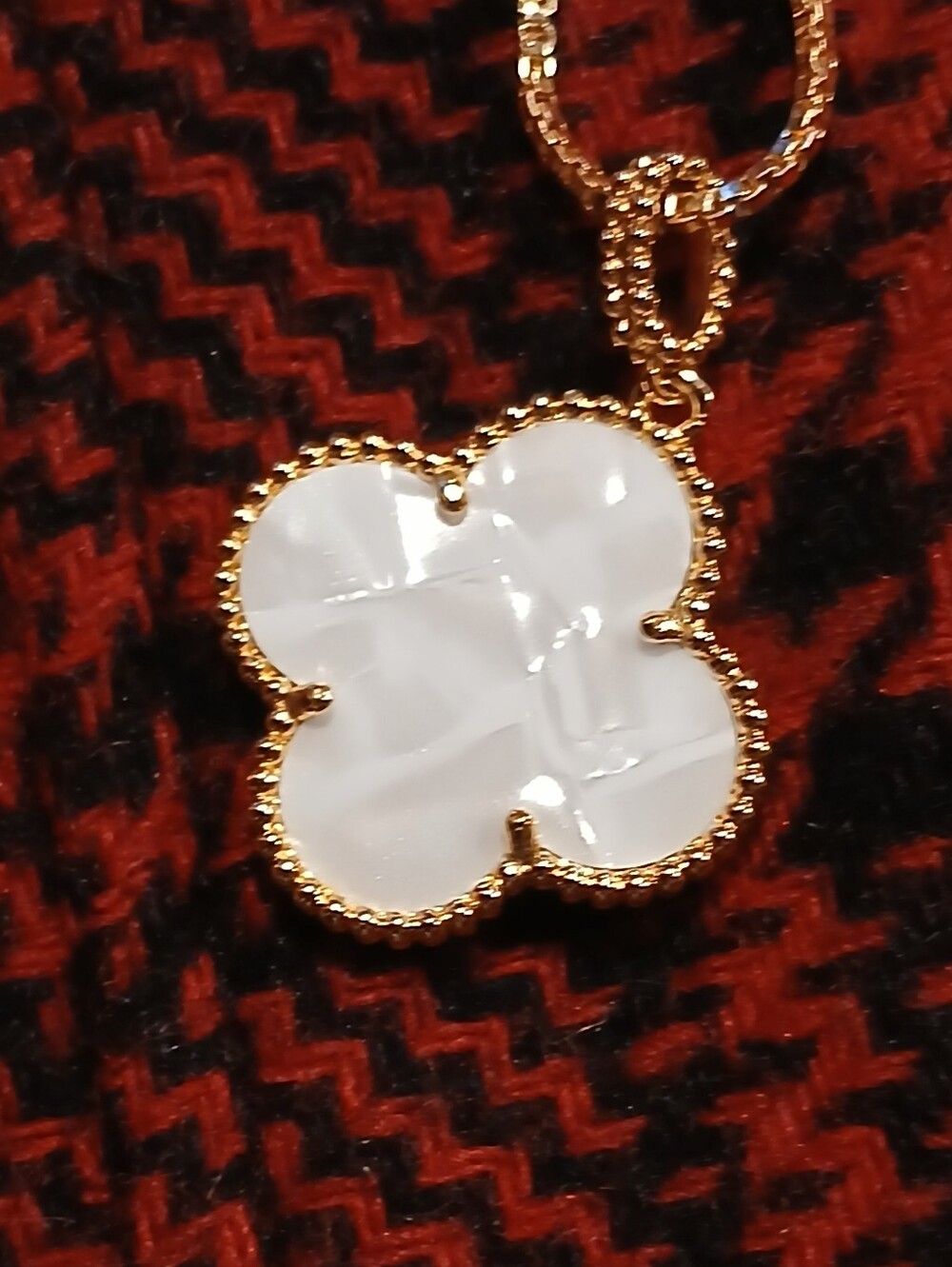 Amazing 18 K Gold Filled Quadrafoil Necklace